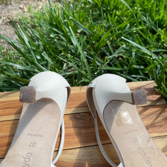 AEYDE Selma cream leather color Pointed Toe Pump (Women) SIZE 37 - Picture 10 of 13